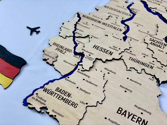 Карта Німеччини з фарбованими річками без підсвітки колір Natural